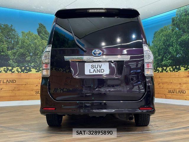 Toyota VOXY 2011-06 8246998-16