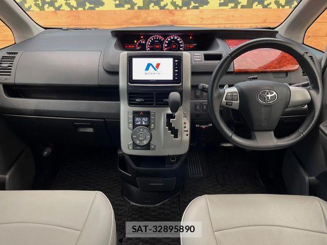 Toyota VOXY 2011-06 8246998-1