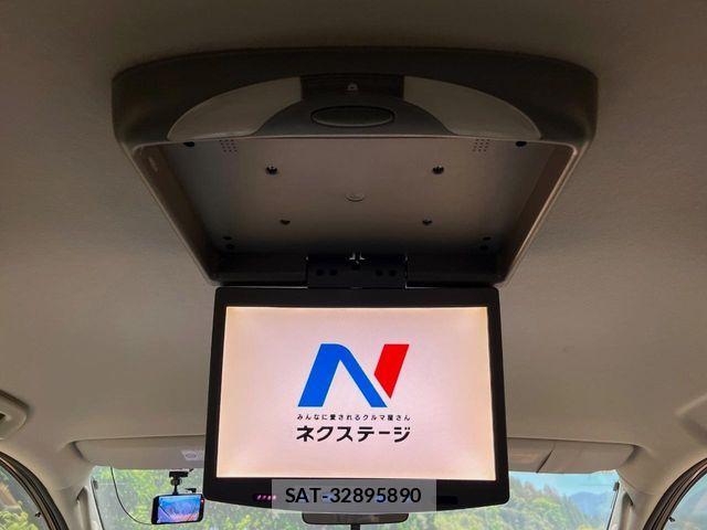 Toyota VOXY 2011-06 8246998-2