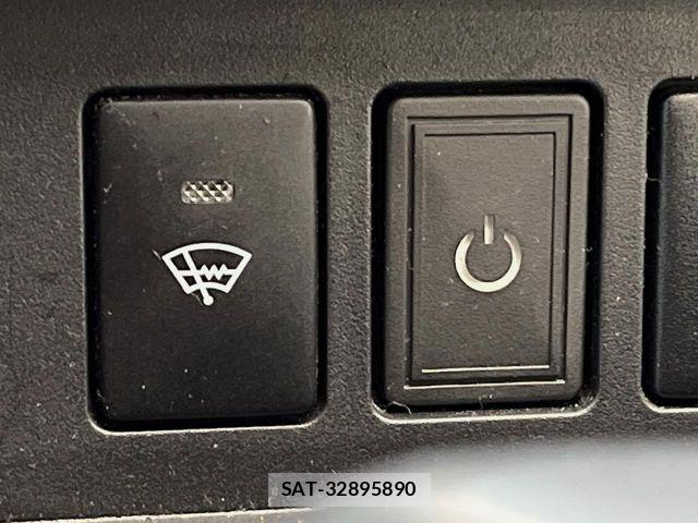 Toyota VOXY 2011-06 8246998-6