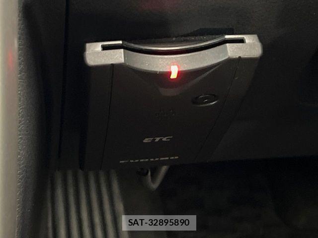 Toyota VOXY 2011-06 8246998-7