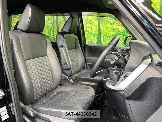 Toyota VOXY 2022-04 8246995-9