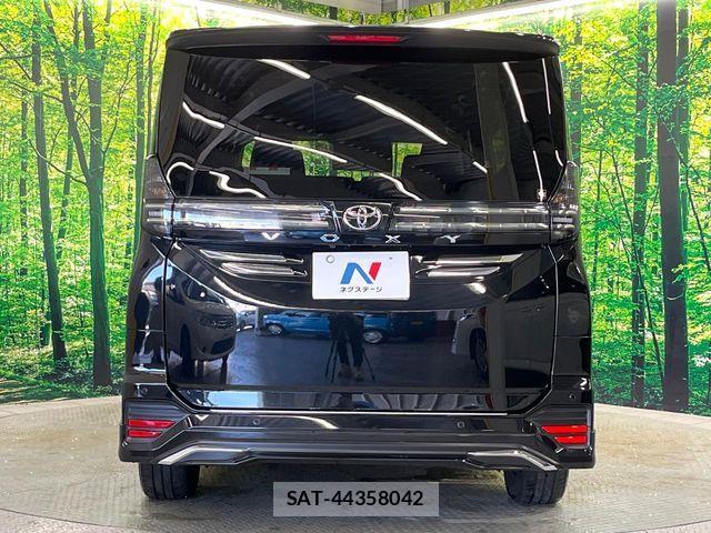 Toyota VOXY 2022-04 8246995-16