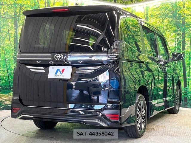 Toyota VOXY 2022-04 8246995-18