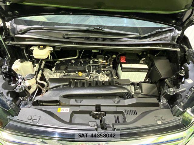 Toyota VOXY 2022-04 8246995-19