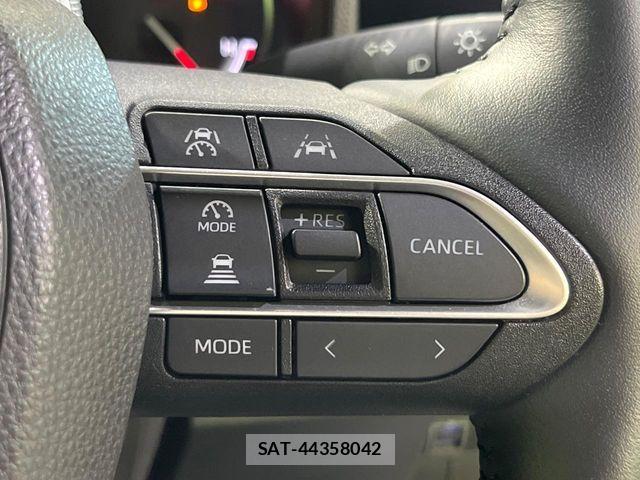 Toyota VOXY 2022-04 8246995-7