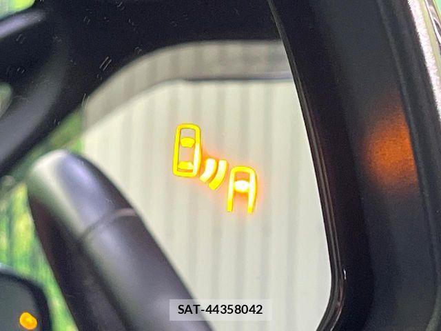 Toyota VOXY 2022-04 8246995-8