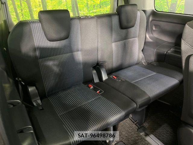 Toyota VOXY 2014-08 8246997-9