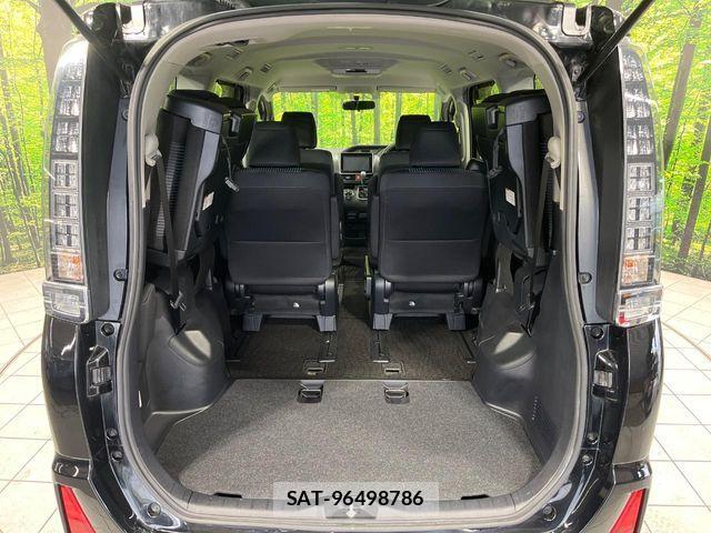 Toyota VOXY 2014-08 8246997-10