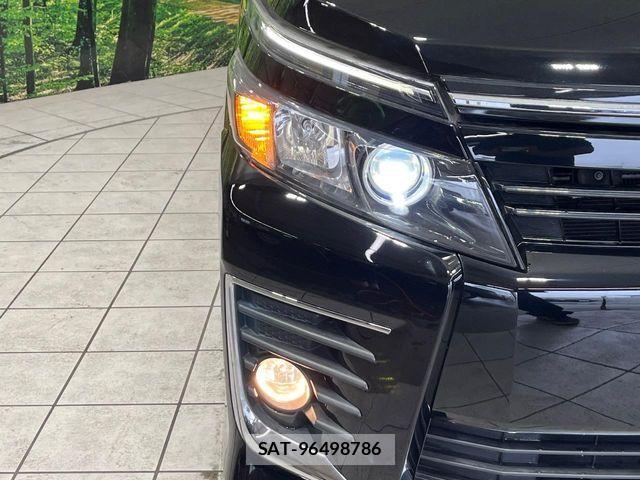 Toyota VOXY 2014-08 8246997-12