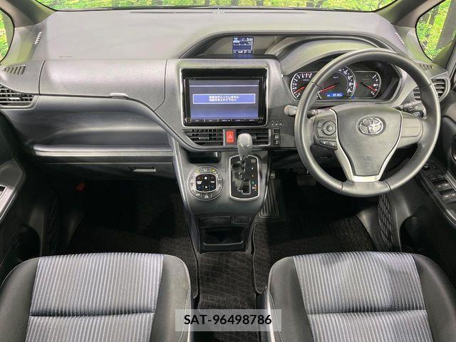 Toyota VOXY 2014-08 8246997-1