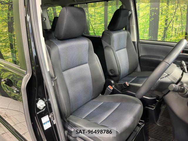 Toyota VOXY 2014-08 8246997-7