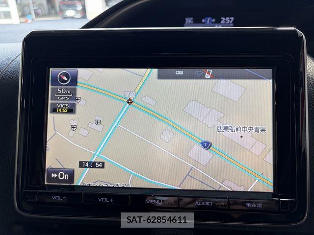 Toyota VOXY 2018-02 8317753-10