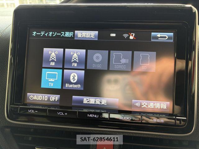 Toyota VOXY 2018-02 8317753-11