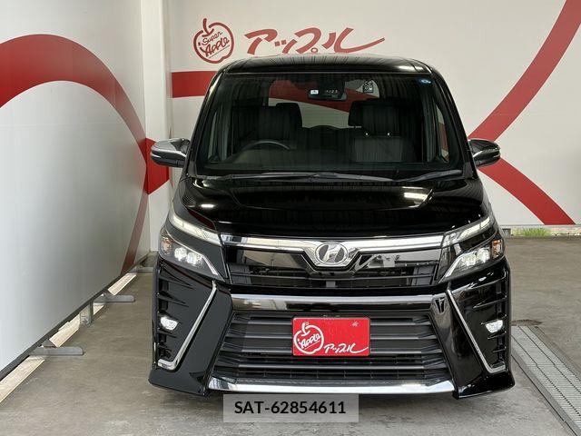 Toyota VOXY 2018-02 8317753-1