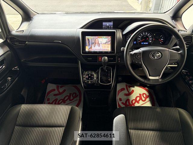 Toyota VOXY 2018-02 8317753-6
