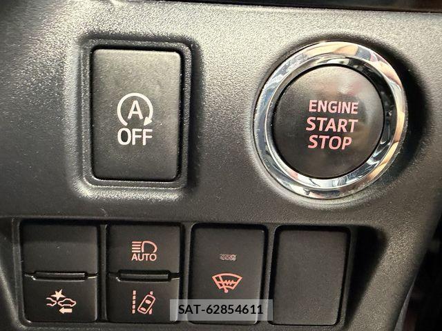 Toyota VOXY 2018-02 8317753-7