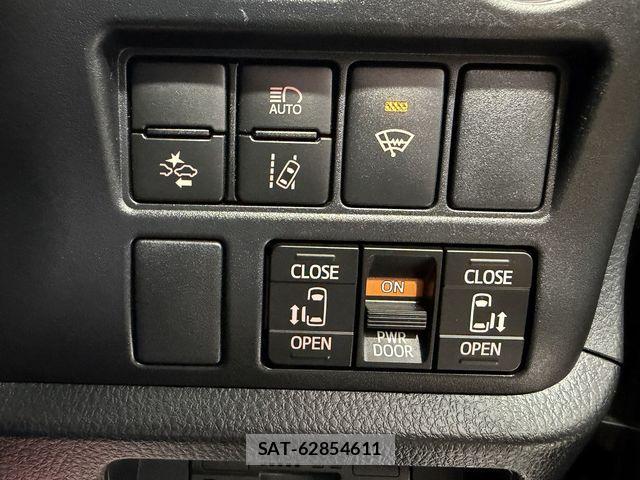 Toyota VOXY 2018-02 8317753-8