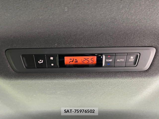 Toyota VOXY 2021-11 8317750-9