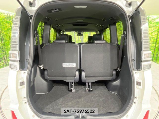 Toyota VOXY 2021-11 8317750-11