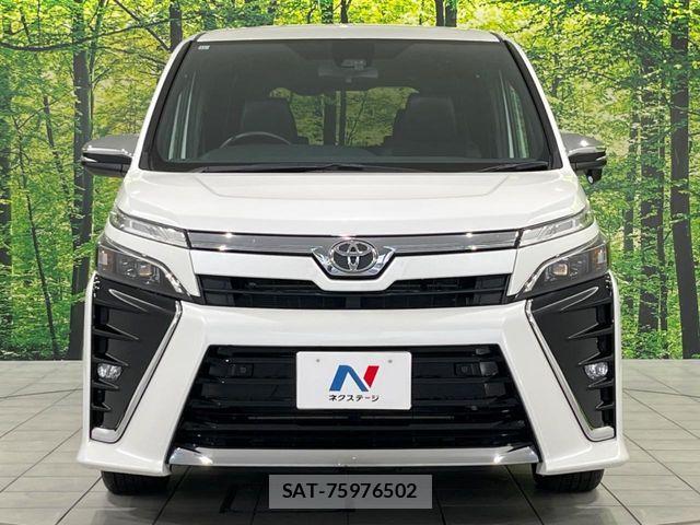 Toyota VOXY 2021-11 8317750-15