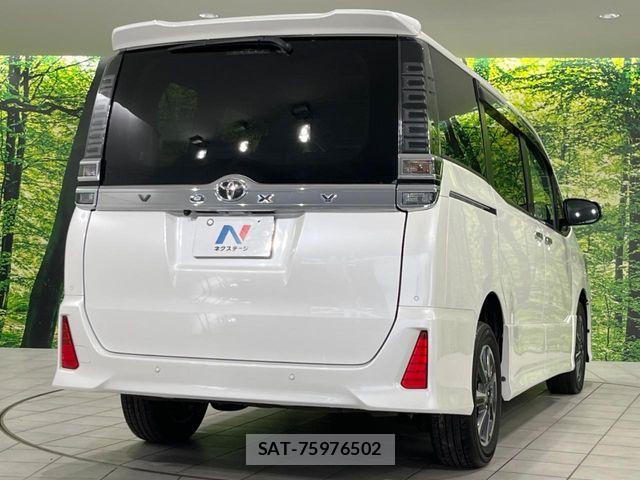 Toyota VOXY 2021-11 8317750-18