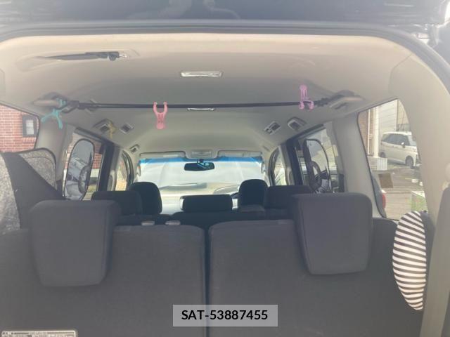 Toyota VOXY 2012-02 8317759-11