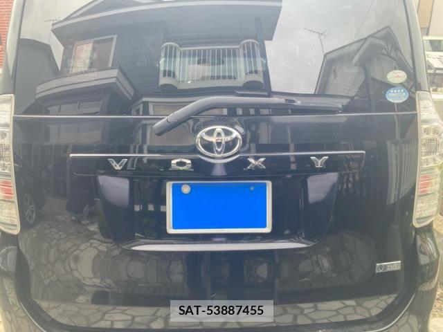 Toyota VOXY 2012-02 8317759-4
