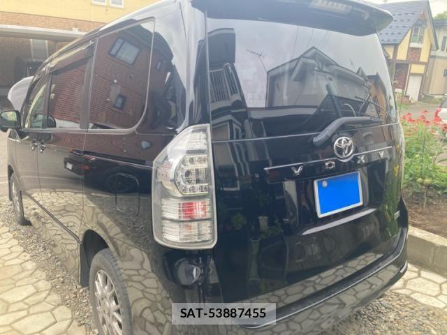 Toyota VOXY 2012-02 8317759-5