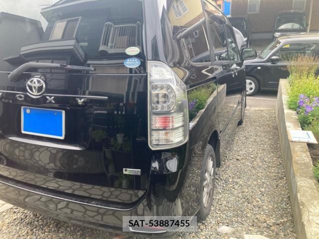Toyota VOXY 2012-02 8317759-6