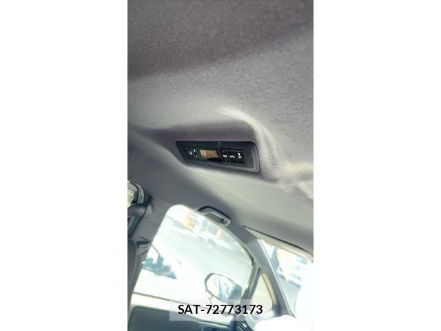 Toyota VOXY 2020-07 8317755-10