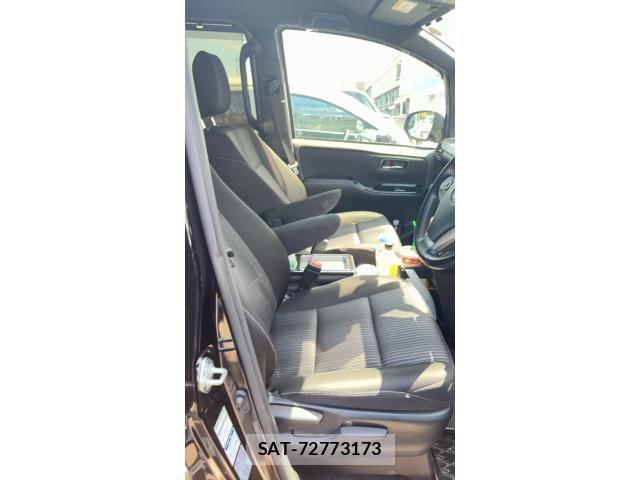 Toyota VOXY 2020-07 8317755-11