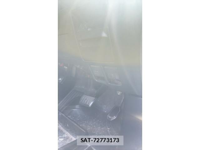 Toyota VOXY 2020-07 8317755-19