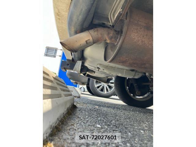 Toyota VOXY 2012-01 8317757-9