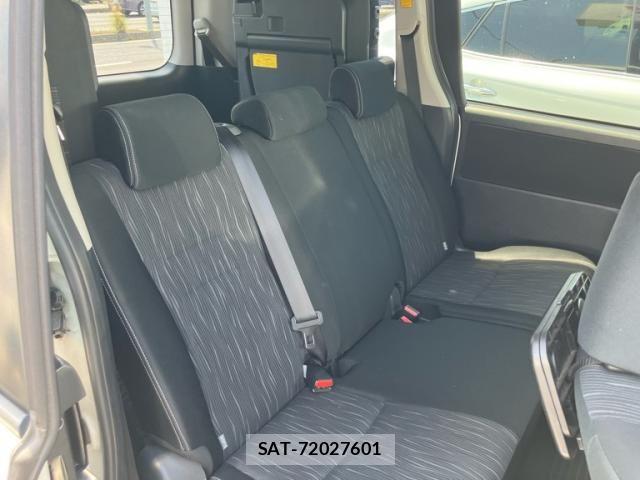 Toyota VOXY 2012-01 8317757-11
