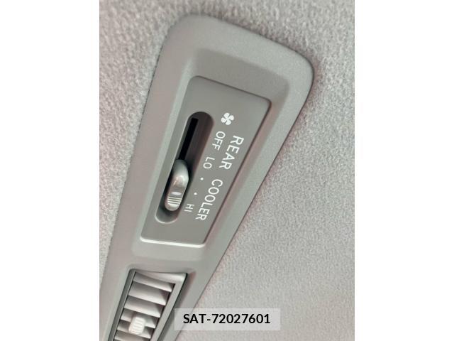Toyota VOXY 2012-01 8317757-12
