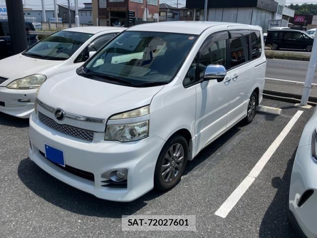 Toyota VOXY 2012-01 8317757-1