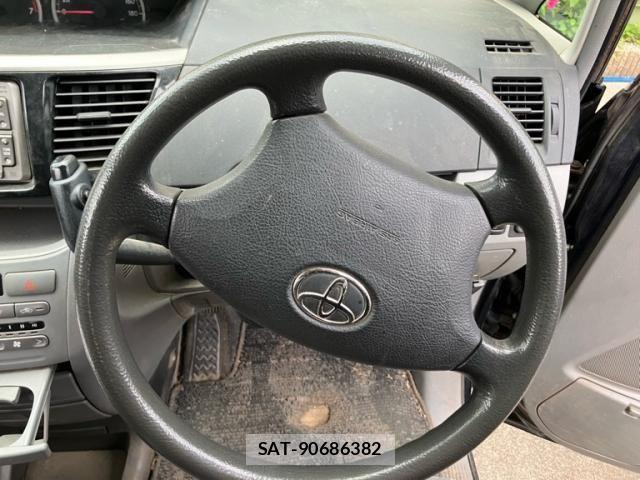 Toyota VOXY 2005-12 8317761-9