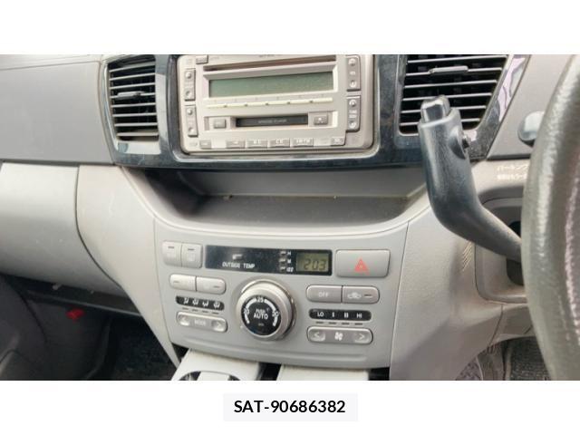 Toyota VOXY 2005-12 8317761-15