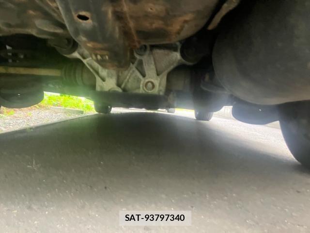 Toyota VOXY 2013-09 8317758-9