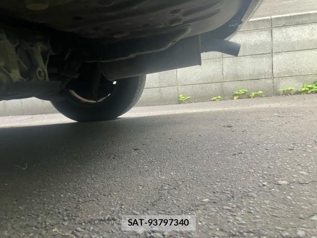 Toyota VOXY 2013-09 8317758-11
