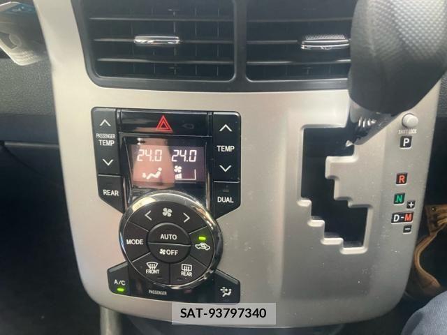 Toyota VOXY 2013-09 8317758-15