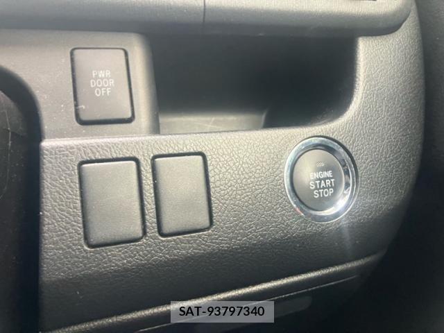 Toyota VOXY 2013-09 8317758-19