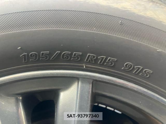 Toyota VOXY 2013-09 8317758-5