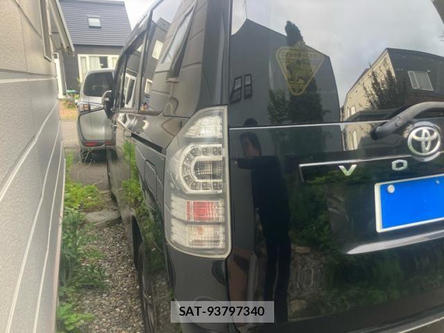 Toyota VOXY 2013-09 8317758-8
