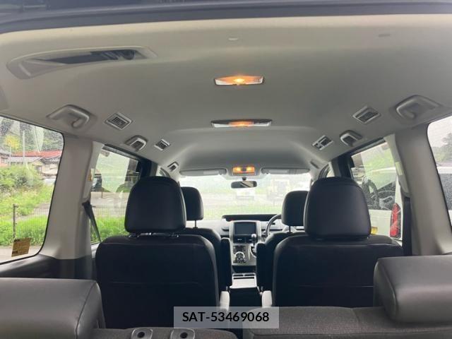Toyota VOXY 2013-09 8317762-15