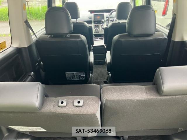 Toyota VOXY 2013-09 8317762-16
