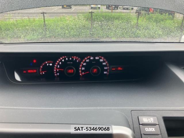 Toyota VOXY 2013-09 8317762-20