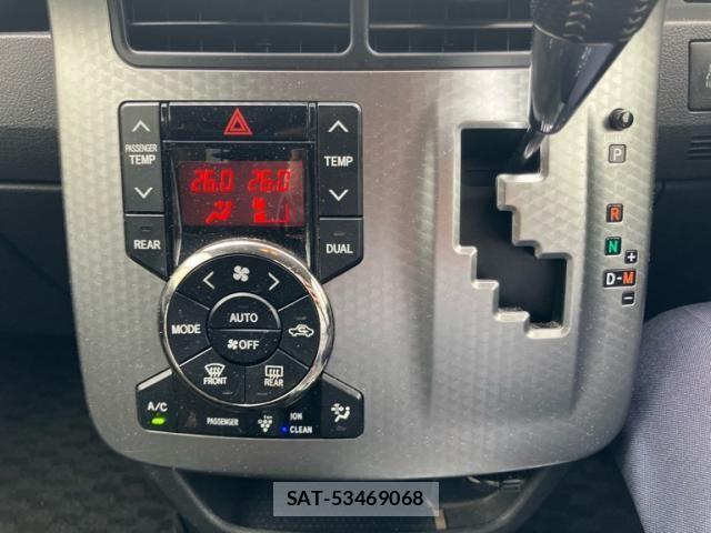 Toyota VOXY 2013-09 8317762-21