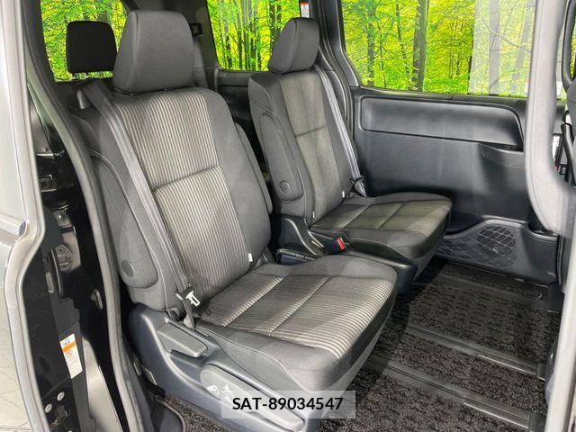 Toyota VOXY 2020-10 8317754-9